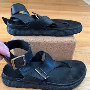 Sorel Roaming T-Strap Black Leather Sandals Size 9